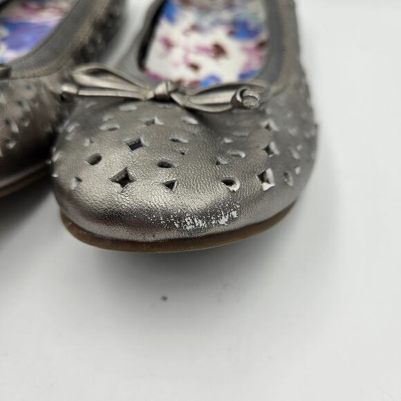 Vionic Womens 9.5 Spark Surin Perforated Ballet Flats Bow Gray Metallic - Picture 4 of 8